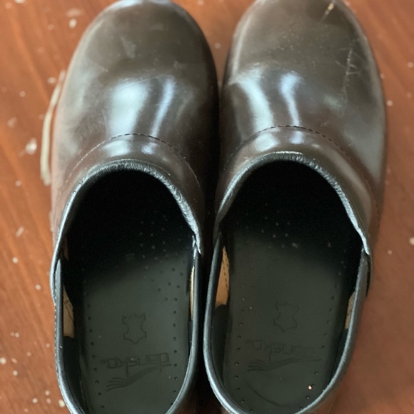 Dansko clogs - brown, gently used - Picture 3 of 3